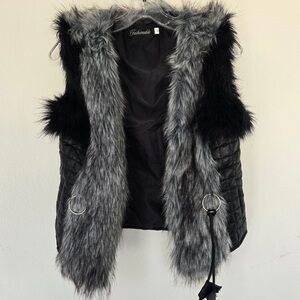 Fashionable Faux Fur Hooded Vest Girls Medium Black & Gray Plush Trim